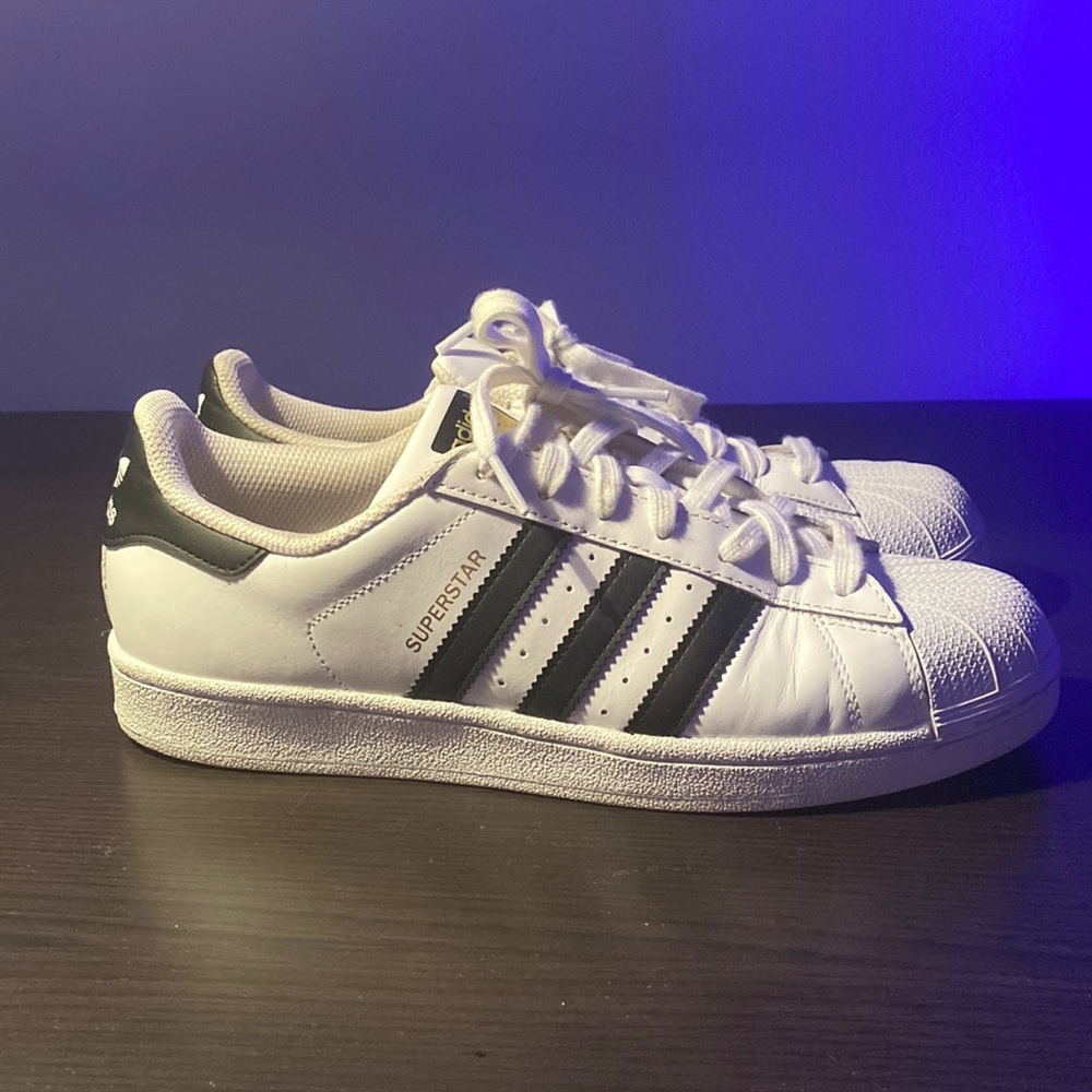 Adidas superstars